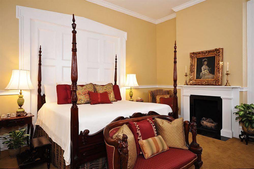 The Presidents' Quarters Inn Savannah Bagian luar foto